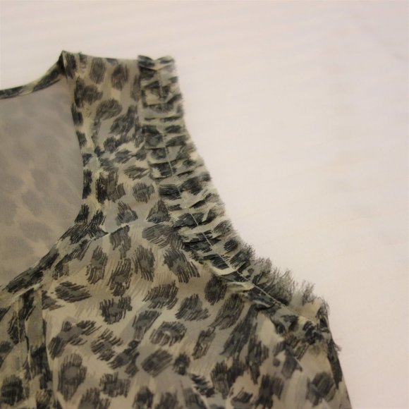 Banana Republic Animal Print Sleeveless Blouse - Picture 5 of 10